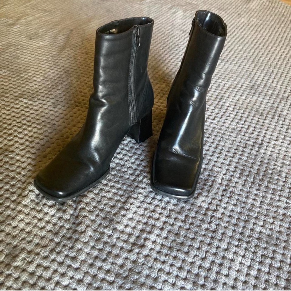 Vintage 90s square toe leather boots
